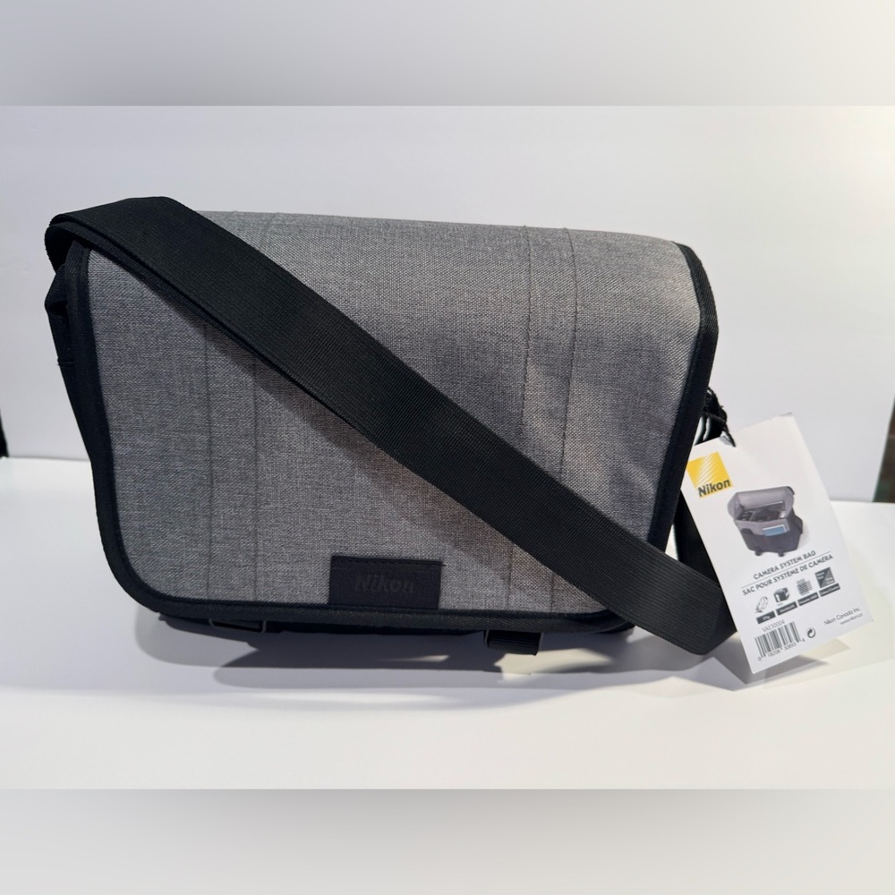 Nikon Camera System Messenger Bag NWT